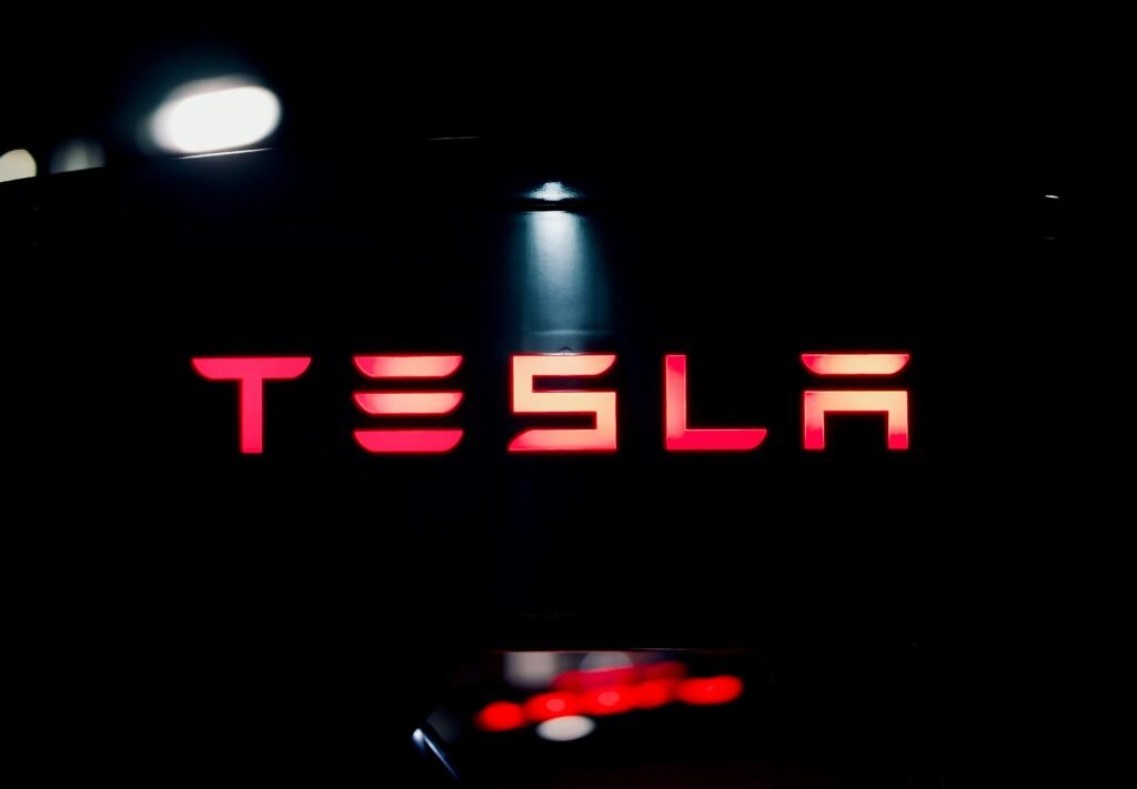 TESLA LIGHT ICON
